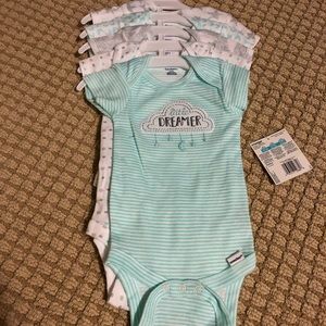 Set of 5 Gerber “Little Dreamer” onesies
